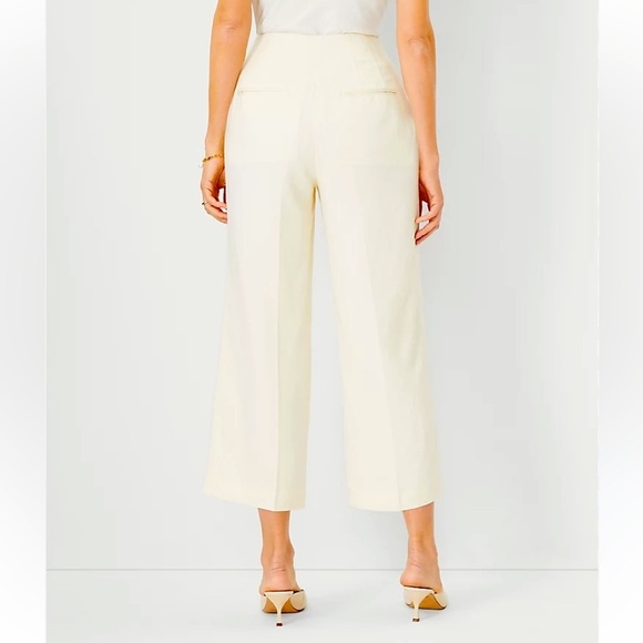 Ann Taylor Cream Stretched Crop Length - Picture 1 of 12
